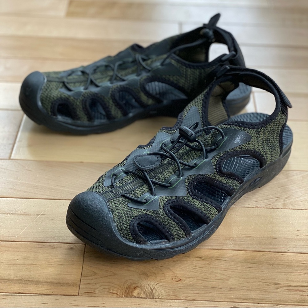 Green and Black Outdoor Sandals US 8 EU 41